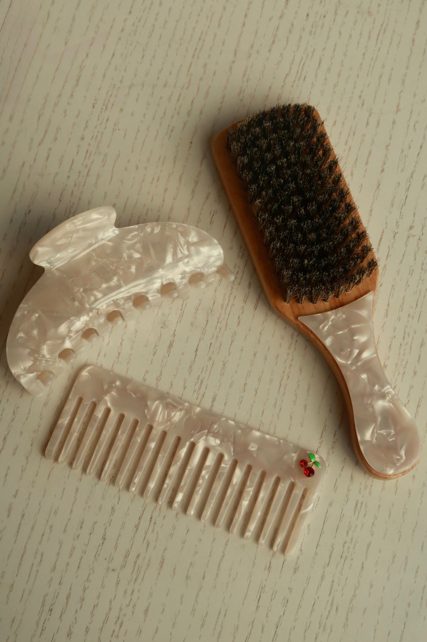 Mora Marble Hair Set