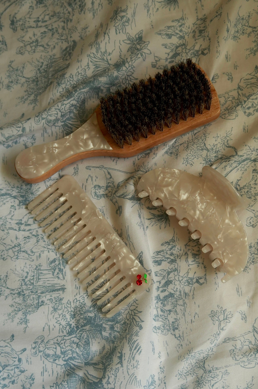 Mora Marble Hair Set